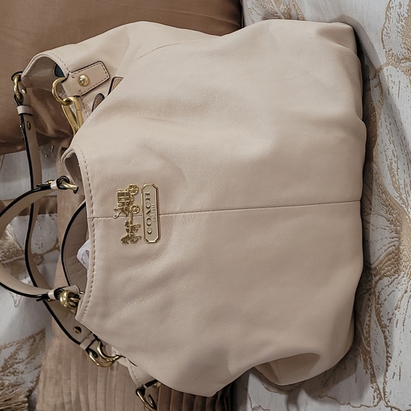 Coach Handbags - CREAM COLOR COACH Large pocketbook